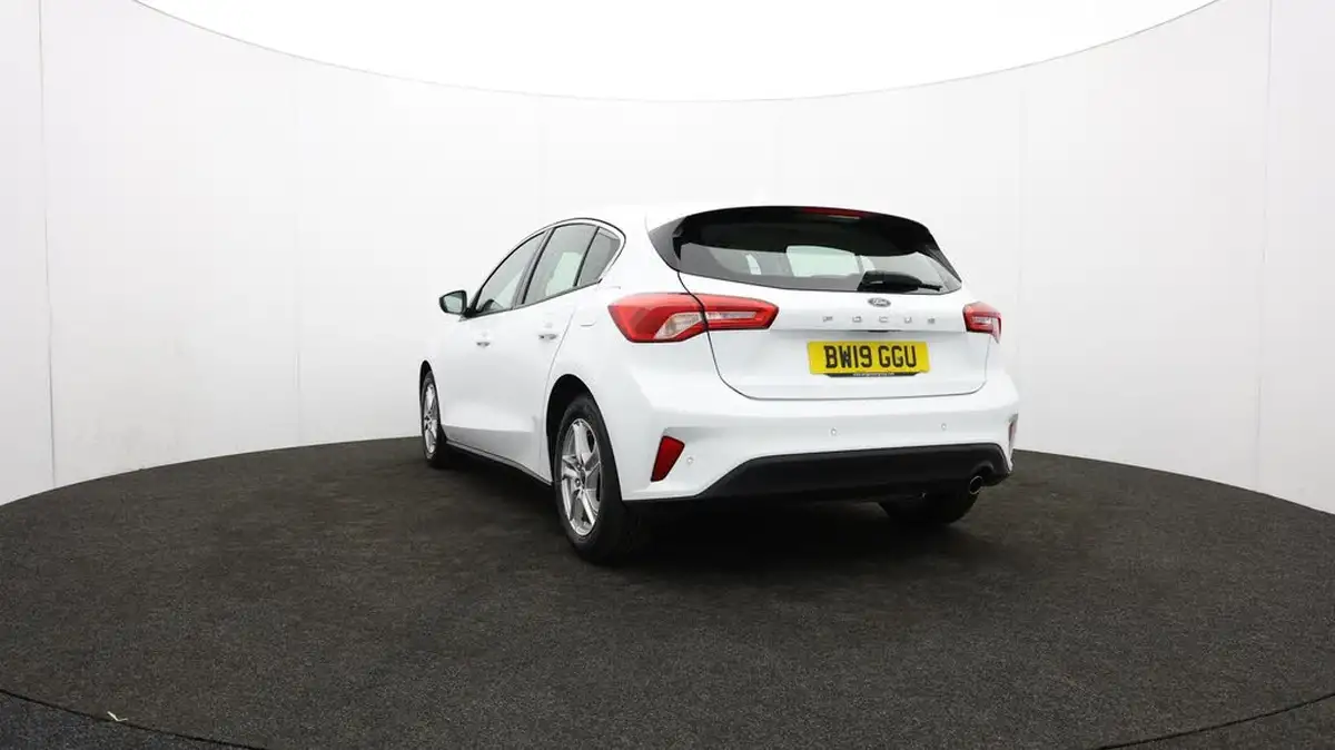 2019-ford-focus-15-zetec-120ps-hatchback-big-71