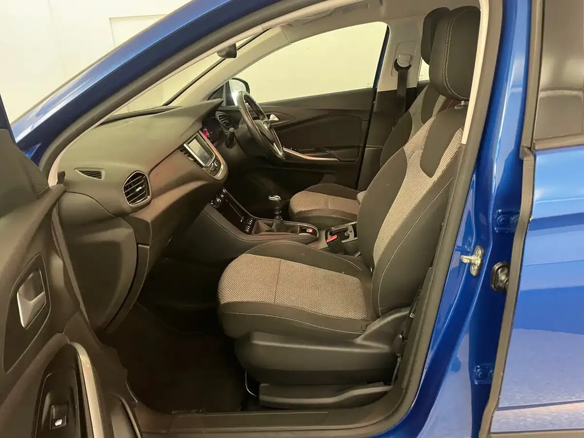 2018-vauxhall-grandland-x-12-se-130ps-big-27