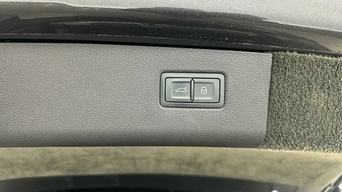2021-bentley-bentayga-40-v8-big-27