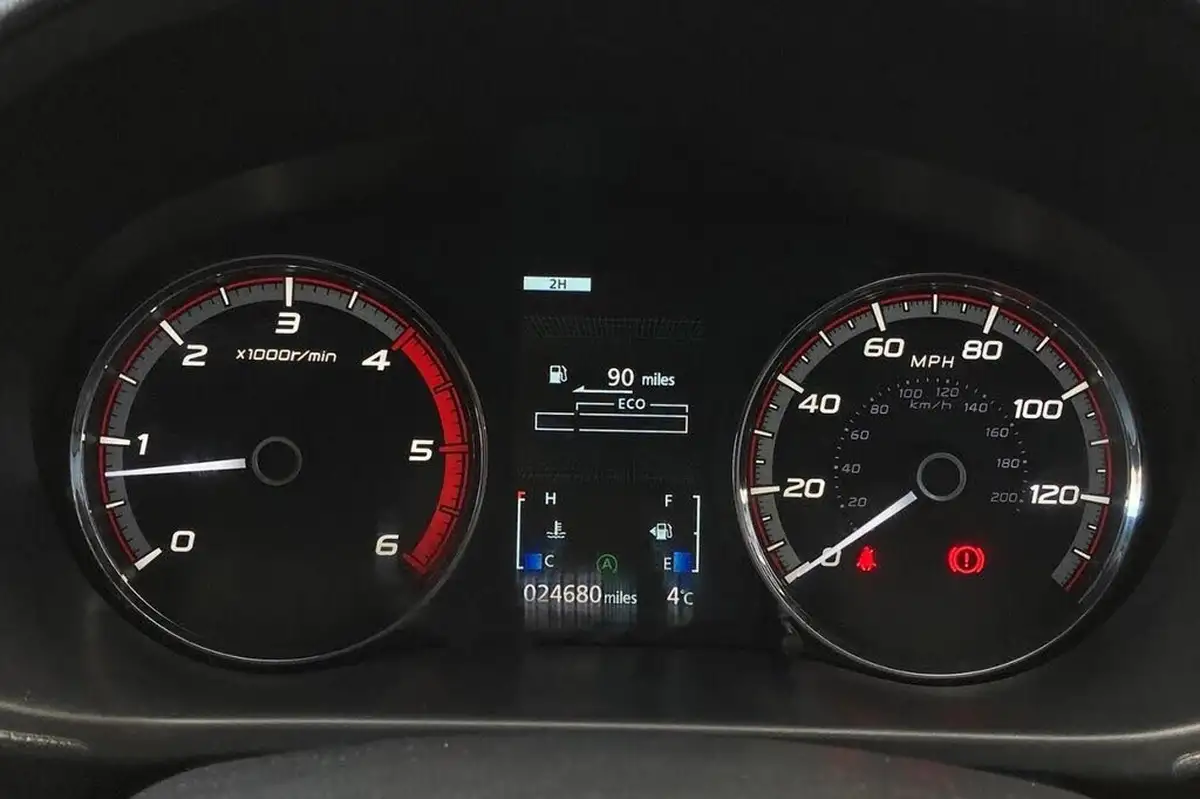 2021-mitsubishi-l200-22di-d-4-life-double-pickup-big-14