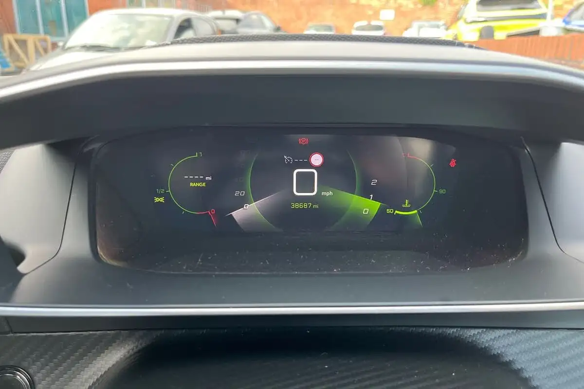 2022-peugeot-2008-suv-12-puretech-gt-big-13
