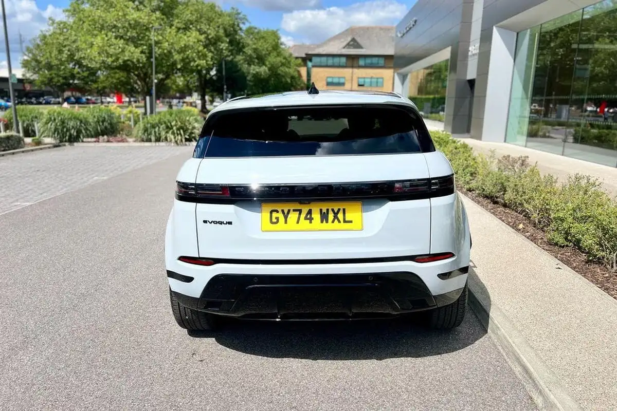 2024-land-rover-range-rover-evoque-15-p270e-dynamic-se-big-10