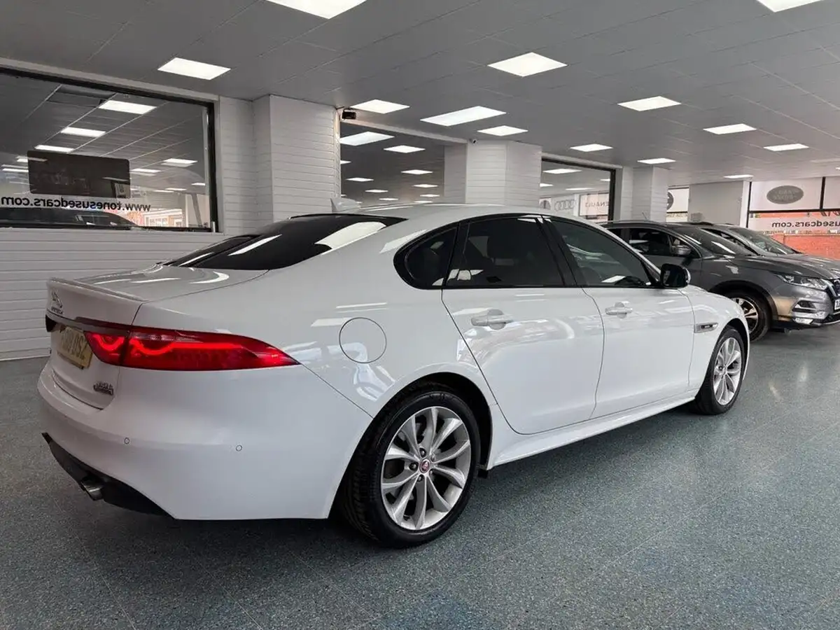2018-jaguar-xf-20i-r-sport-200ps-saloon-4d-1999cc-big-1