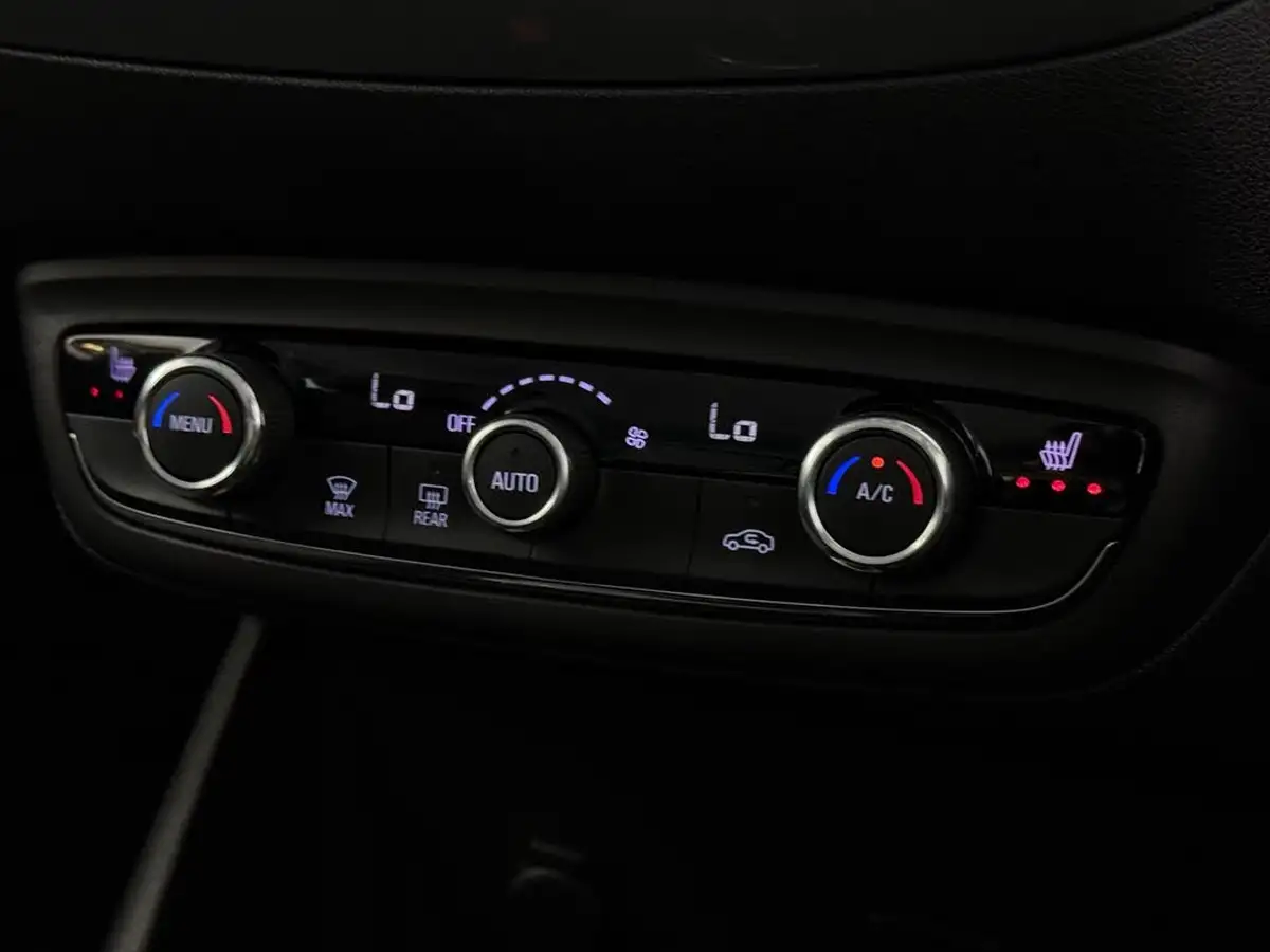 2021-vauxhall-crossland-12-elite-130ps-auto-big-37