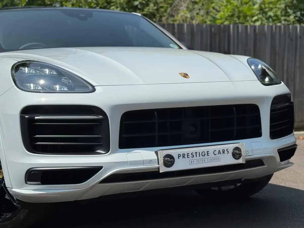 2021-porsche-cayenne-30-v6-coupe-big-10