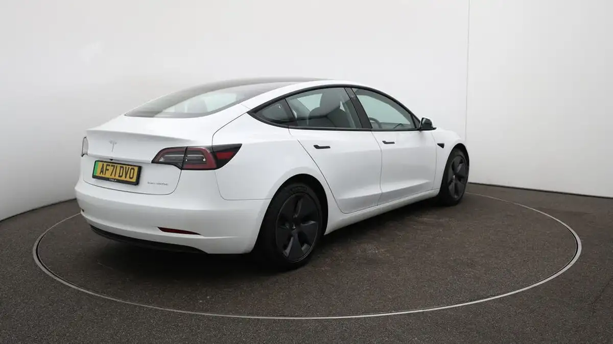 2021-tesla-model-3-e-long-range-awd-big-54
