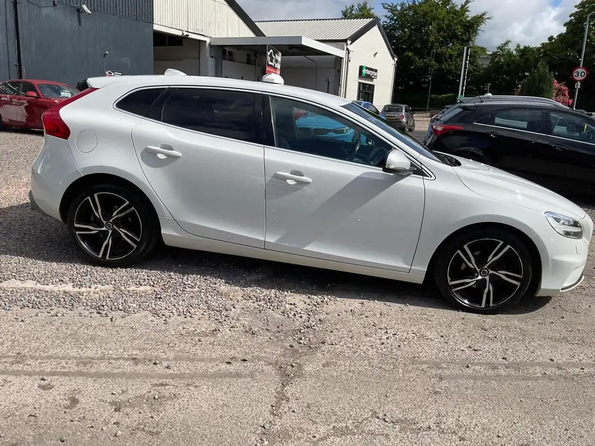 2016-volvo-v40-20td-d2-r-design-pro-big-57