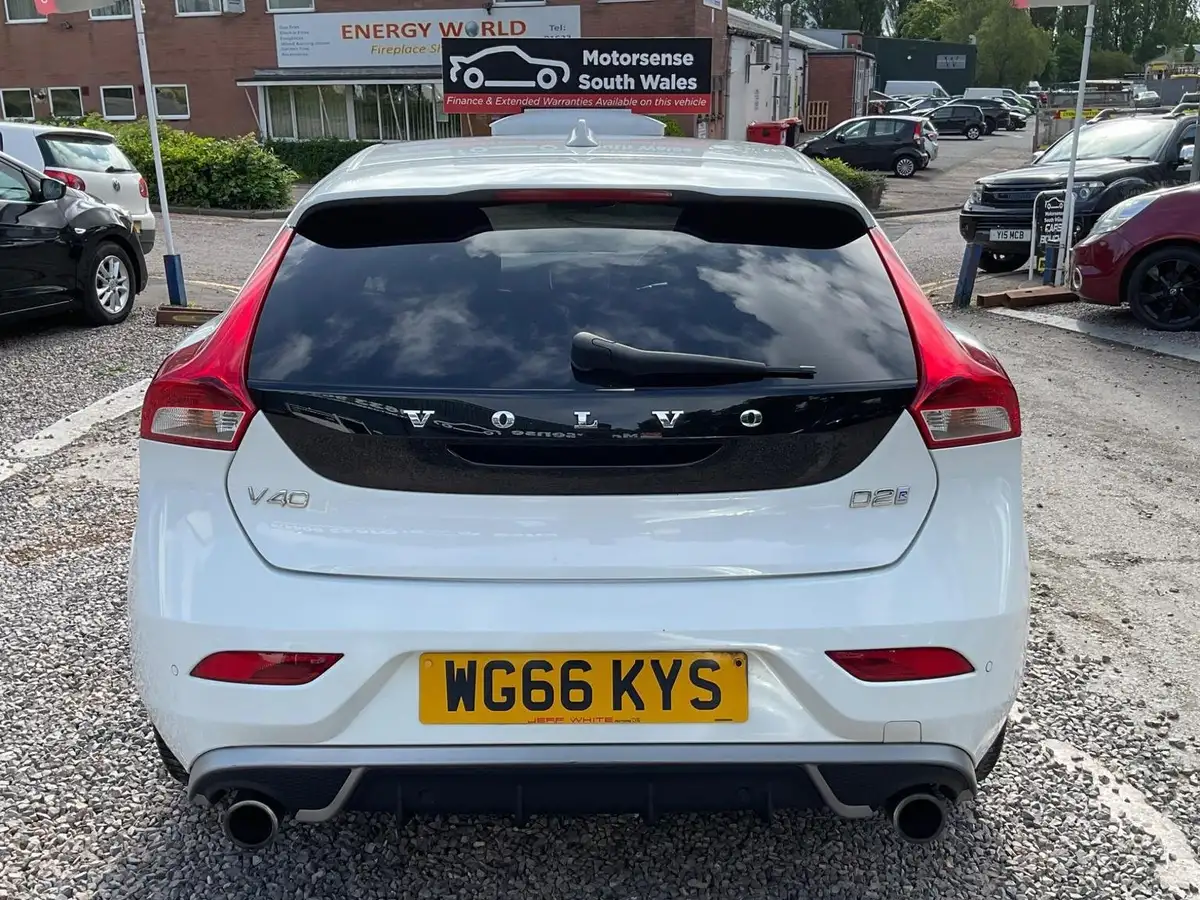 2016-volvo-v40-20td-d2-r-design-pro-big-5