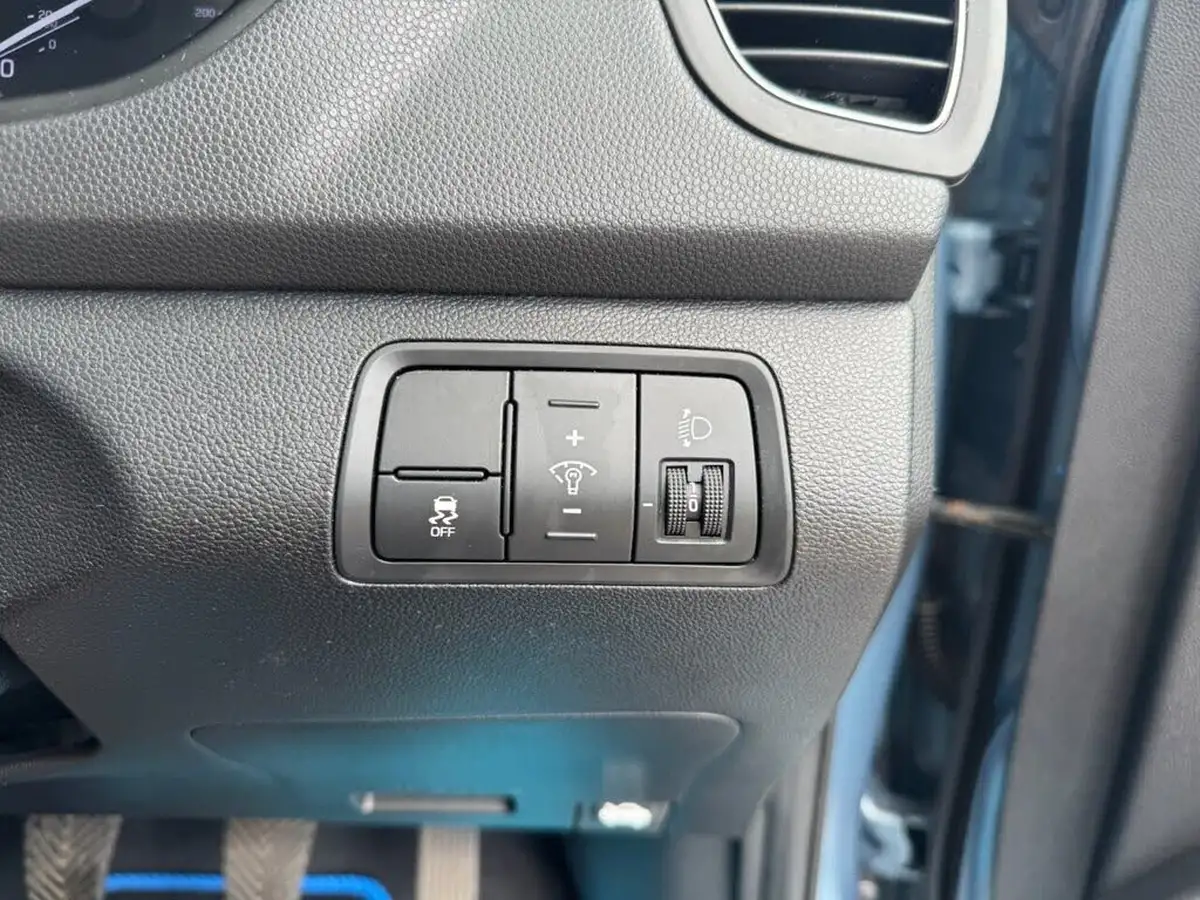 2016-hyundai-i20-12-sport-big-26