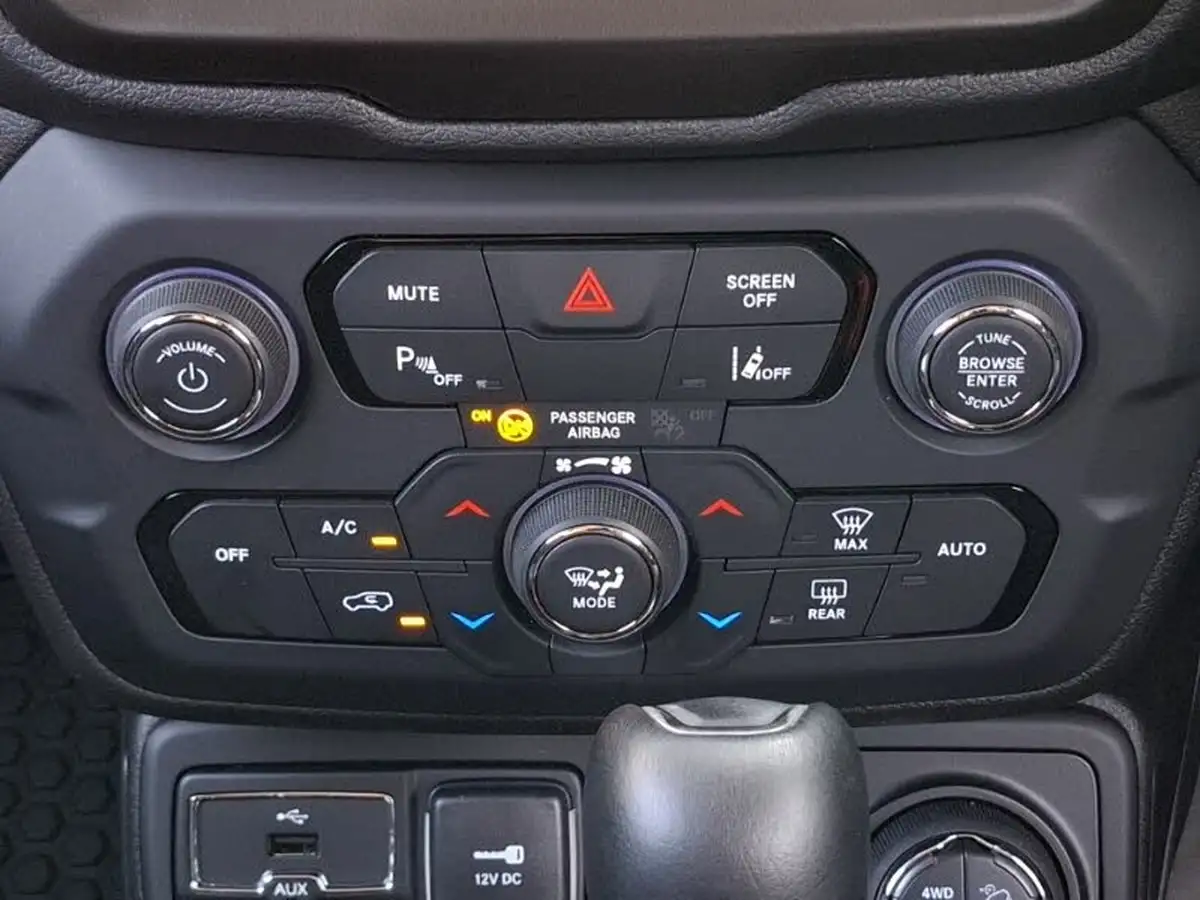 2022-jeep-renegade-13-gse-trailhawk-big-10