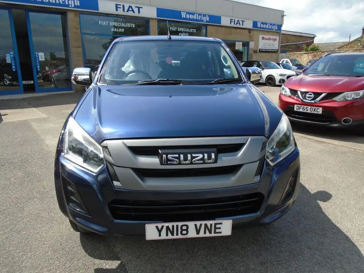 2018-isuzu-d-max-19td-eiger-big-0
