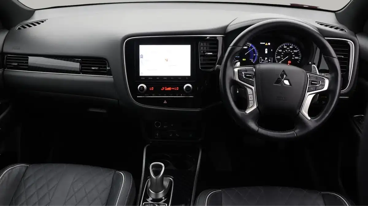 2020-mitsubishi-outlander-24-exceed-phev-big-13