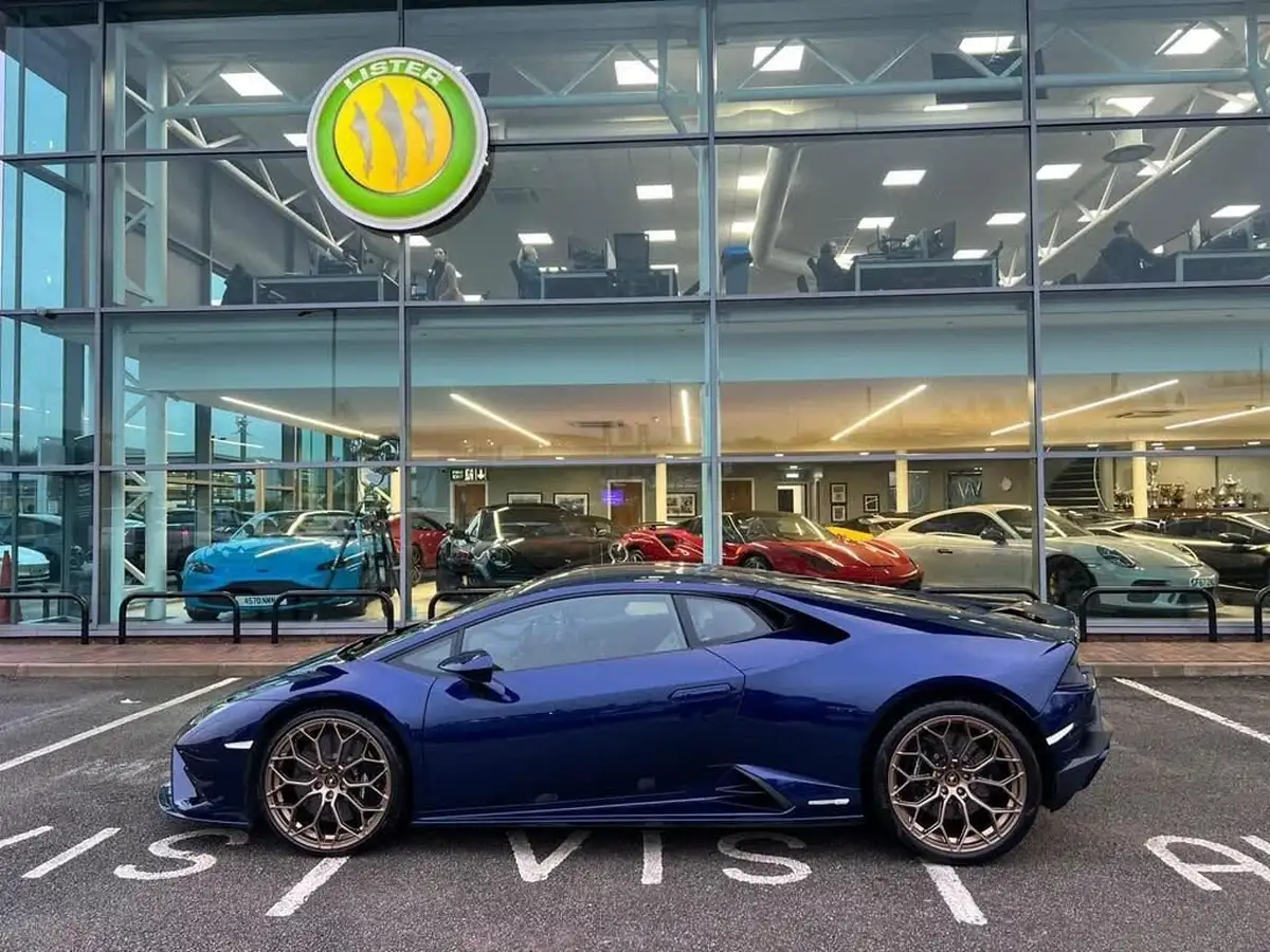 2021-lamborghini-huracan-big-30