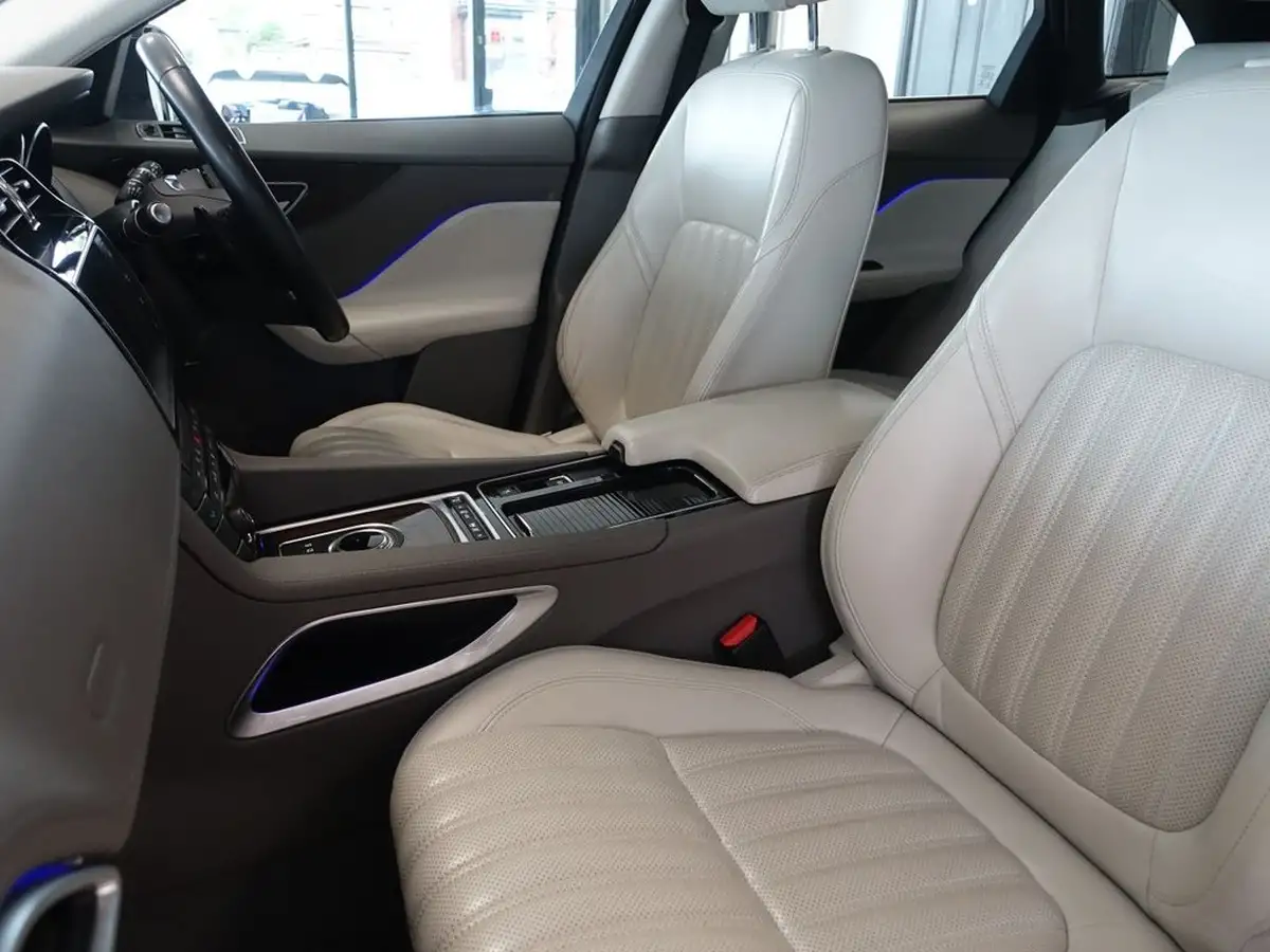 2017-jaguar-f-pace-30td-portfolio-big-15