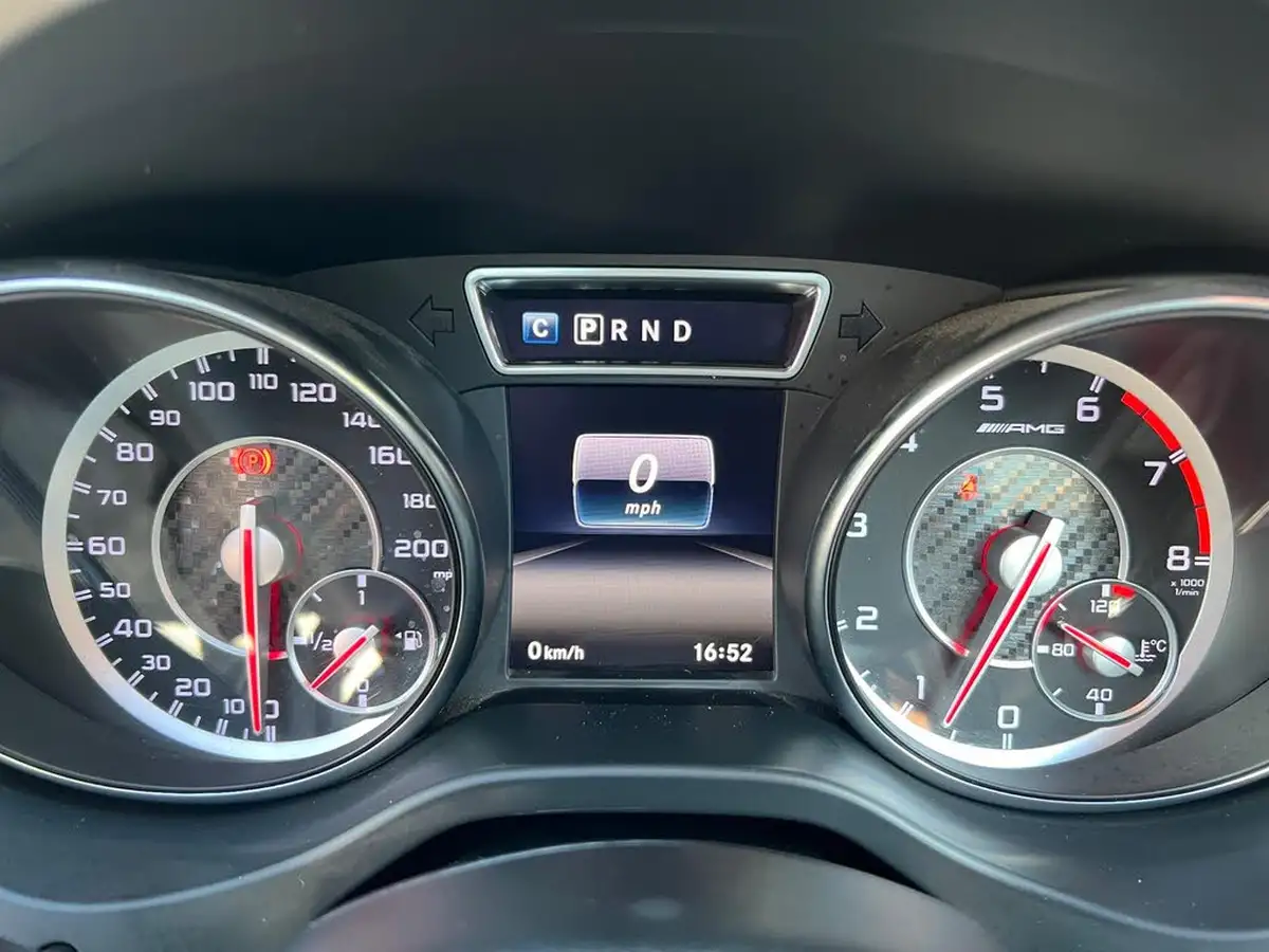 2016-mercedes-benz-cla-20-cla-amg-45-ss-shooting-brake-5d-big-47
