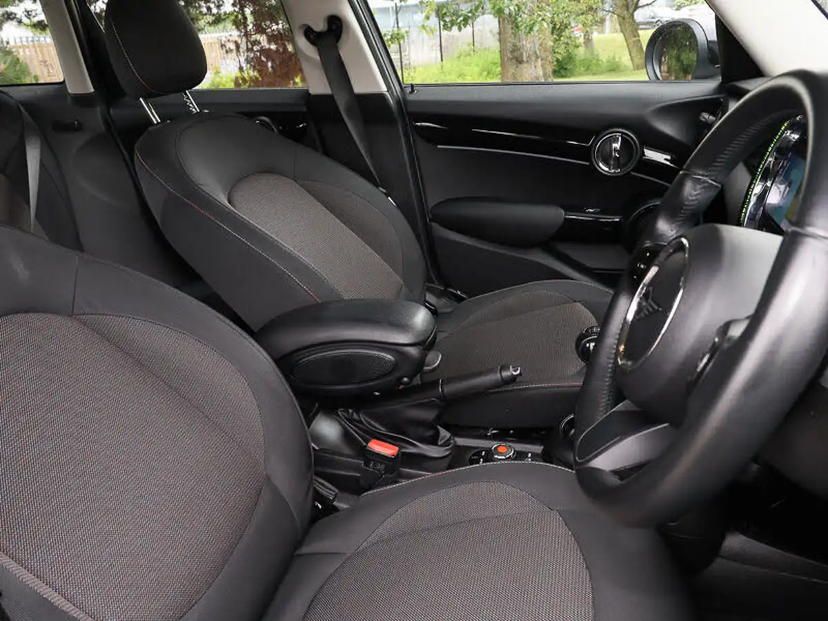 2021-mini-cooper-15-cooper-classic-hatchback-5d-big-10