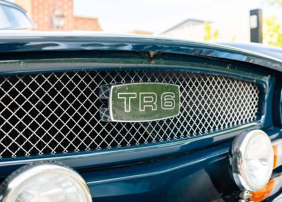1973-triumph-tr6-roadster-rwd-big-11