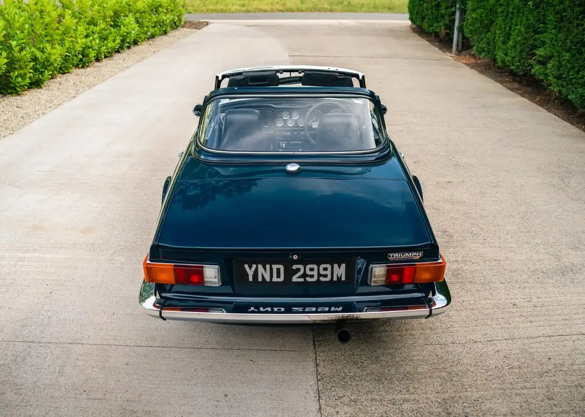 1973-triumph-tr6-roadster-rwd-big-35