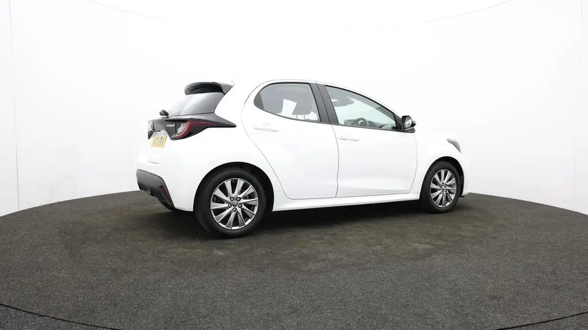 2022-toyota-yaris-15-vvt-i-icon-big-38
