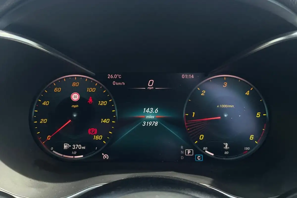 2020-mercedes-benz-c-class-20d-c300d-amg-line-edition-244ps-premium-saloon-4d-big-24