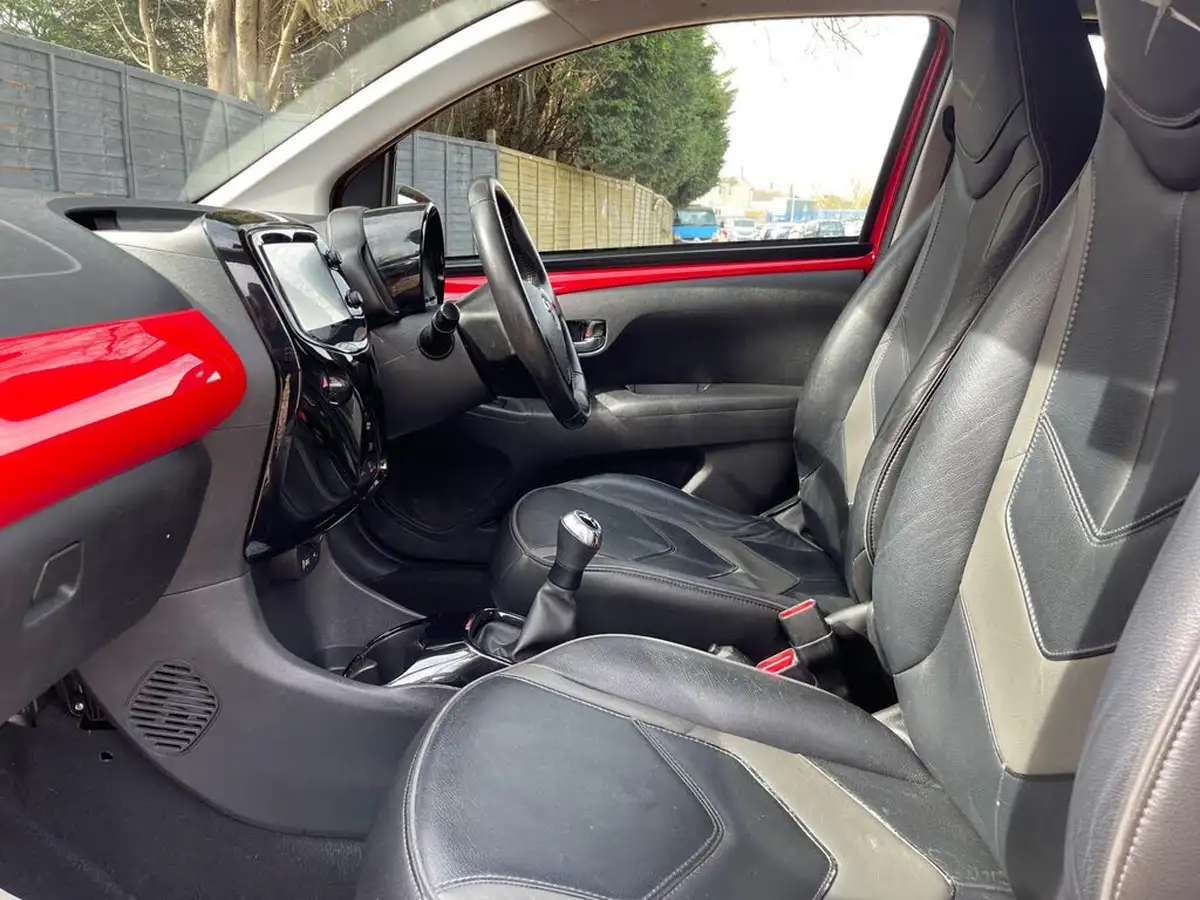 2018-toyota-aygo-10-vvt-i-x-clusiv3-71bhp-big-30
