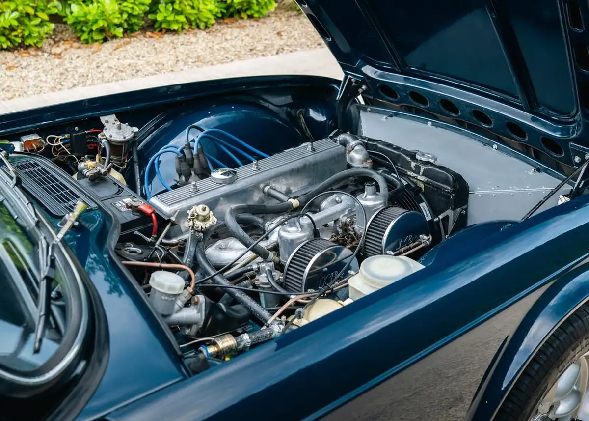 1973-triumph-tr6-roadster-rwd-big-59