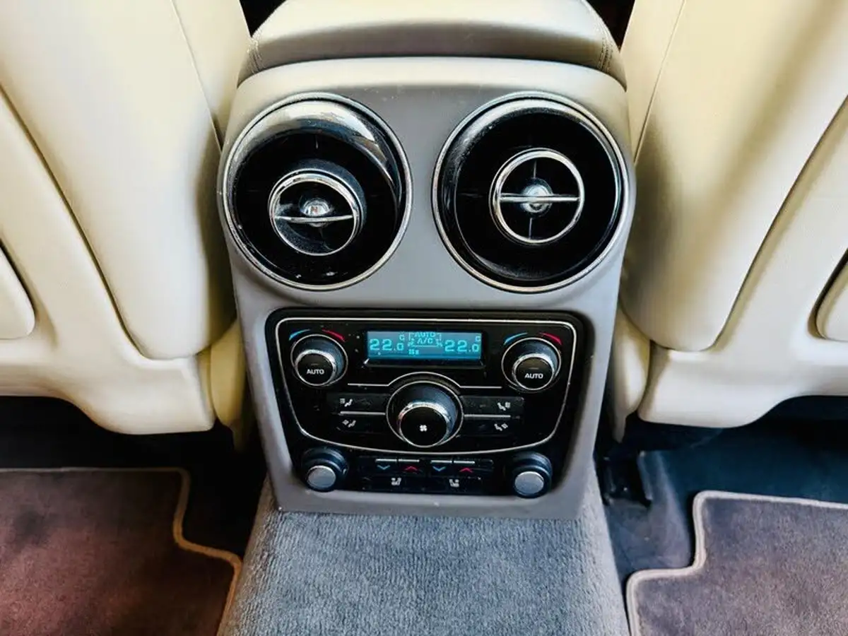 2010-jaguar-xj-series-30td-xj-portfolio-big-21