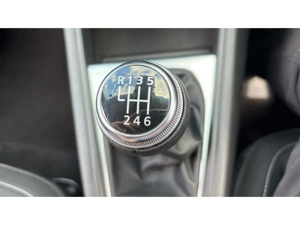 2021-renault-captur-13-tce-iconic-140ps-big-27