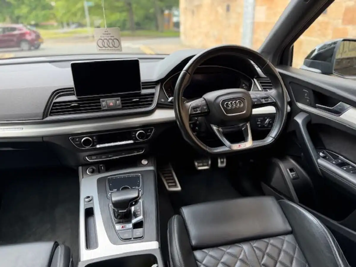 2019-audi-sq5-30tdi-big-11