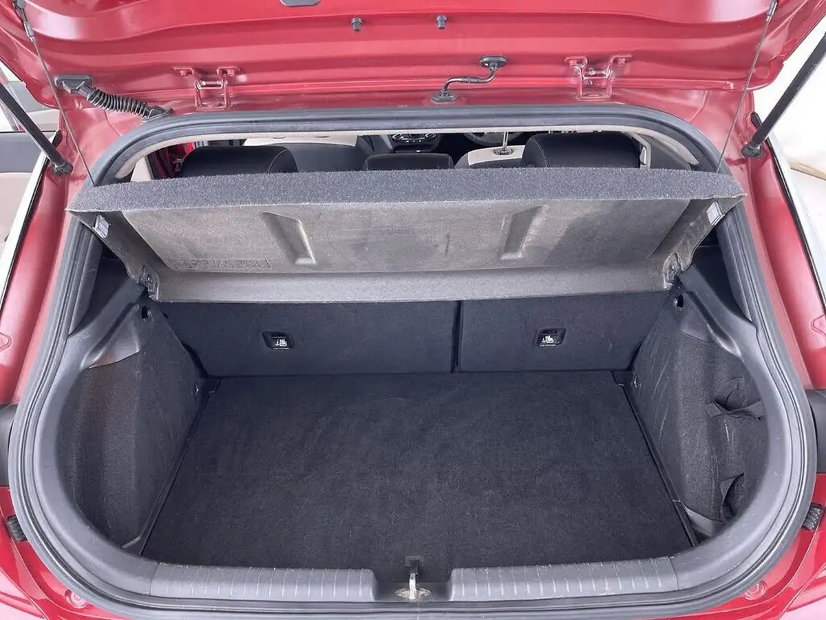 2015-hyundai-i20-12-se-hatchback-5d-big-9