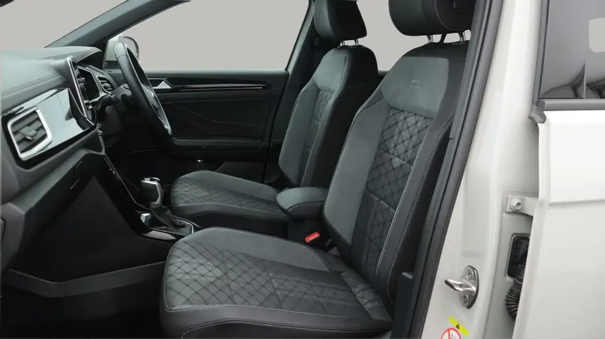 2023-volkswagen-t-roc-15-tsi-r-line-hatchback-5d-dsg-big-14