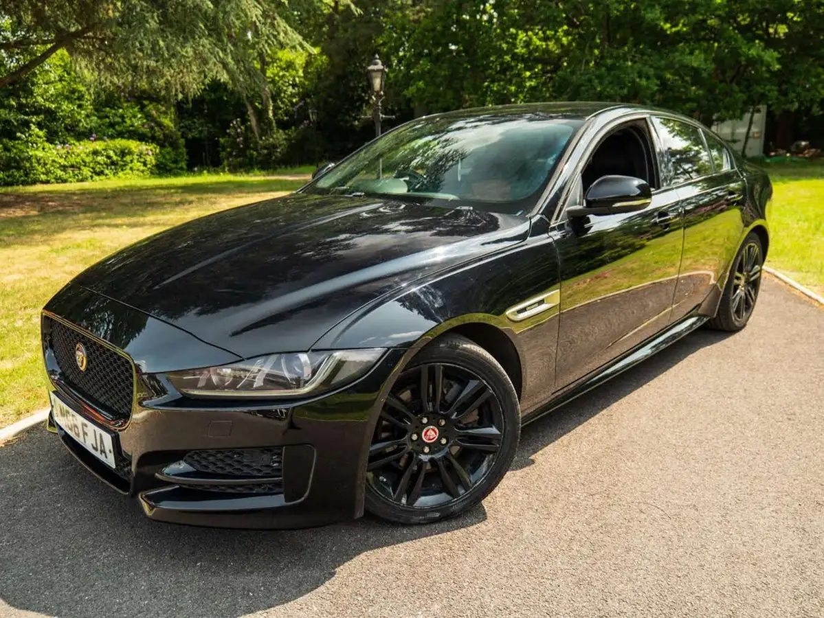 2016-jaguar-xe-20i-r-sport-240ps-big-3