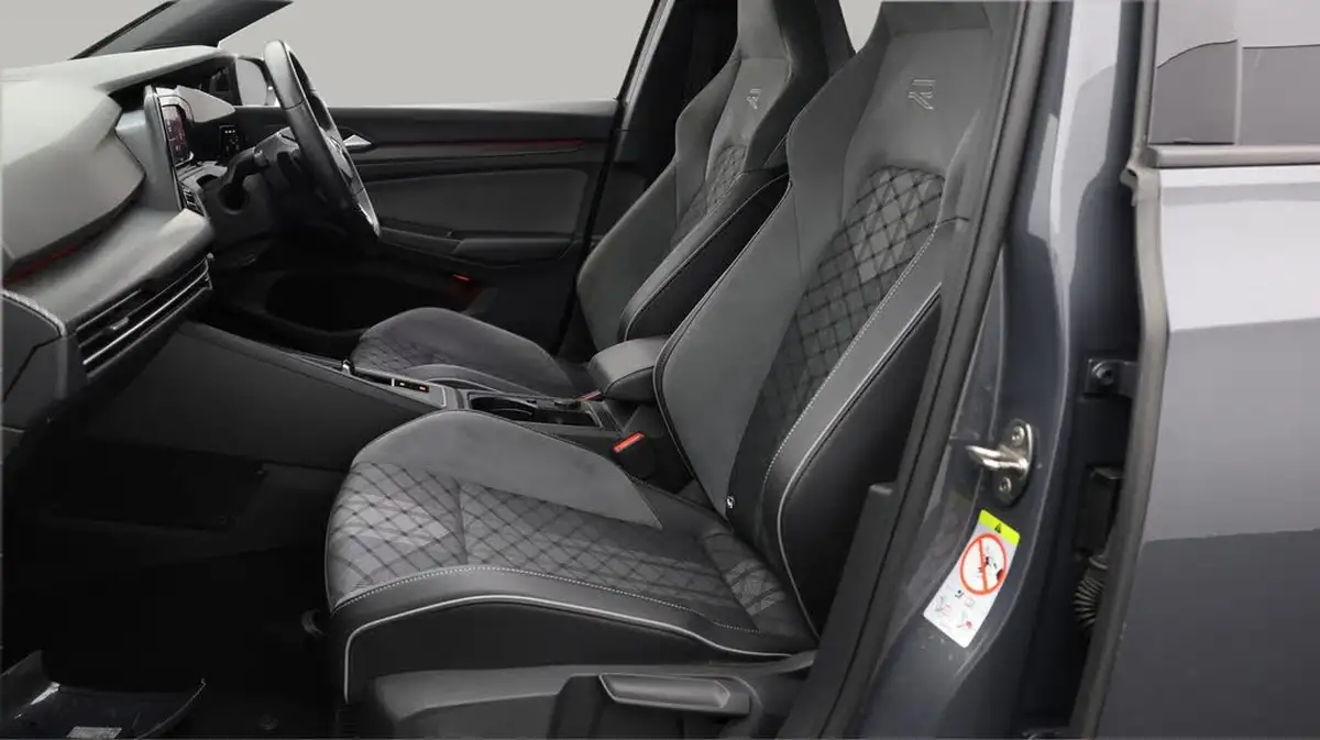 2022-volkswagen-golf-15-etsi-r-line-150ps-hatchback-big-14