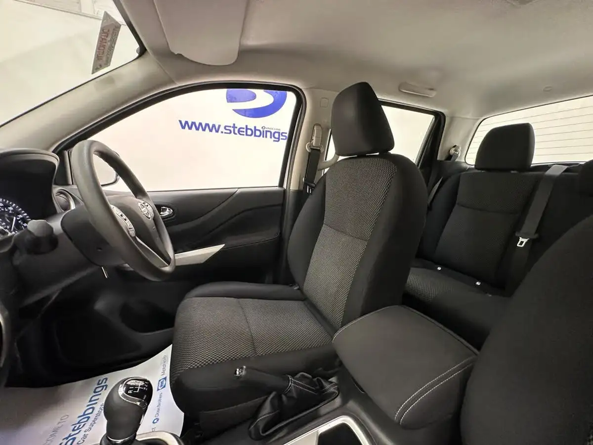 2021-nissan-navara-23dci-tt-acenta-double-big-29