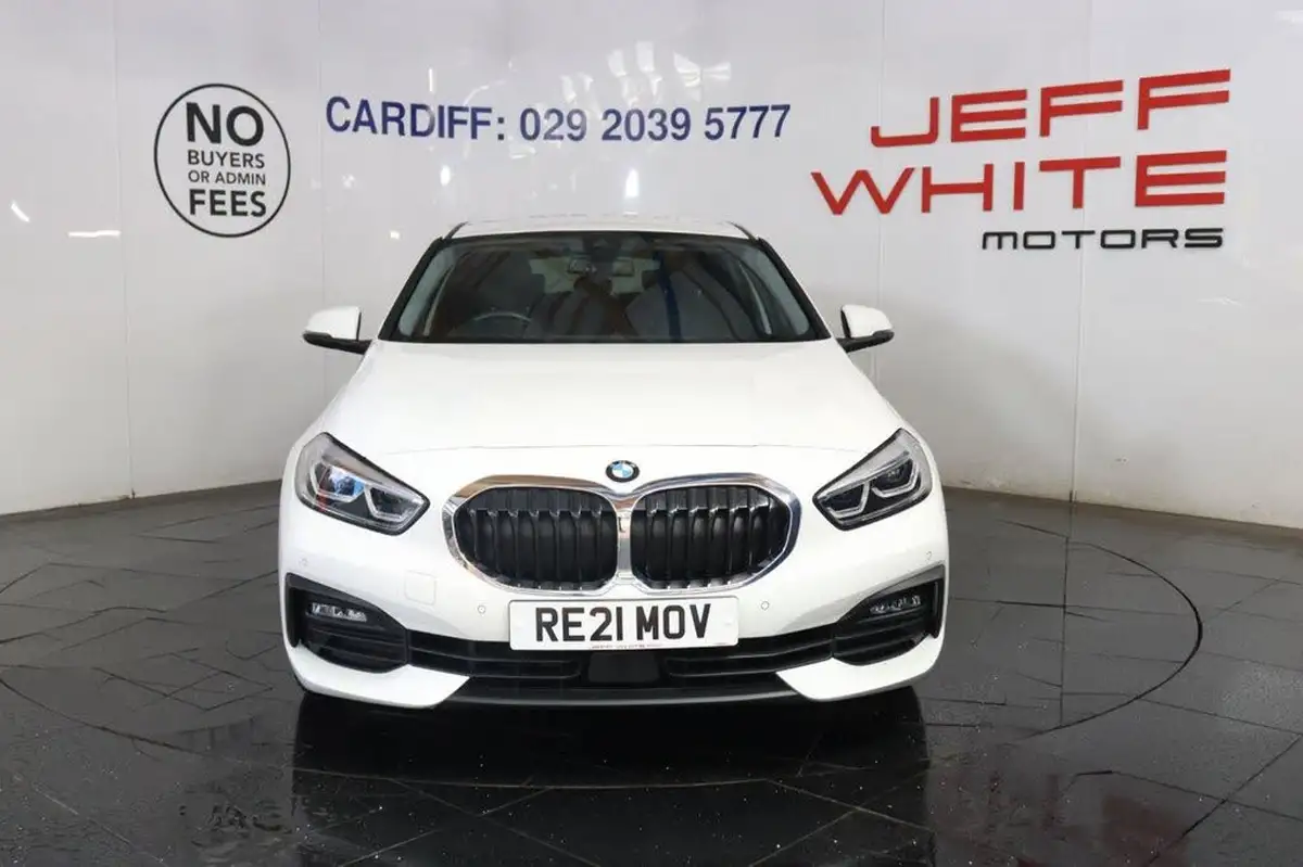 2021-bmw-1-series-20td-118d-se-lcp-big-7