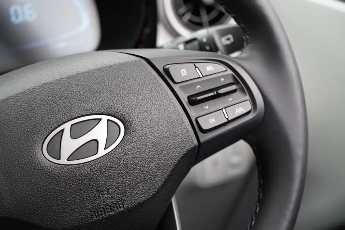 2024-hyundai-i10-12-premium-84ps-big-43