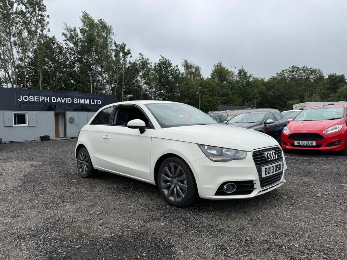2013-audi-a1-14-sport-tfsi-122ps-hatchback-3d-1390cc-big-10