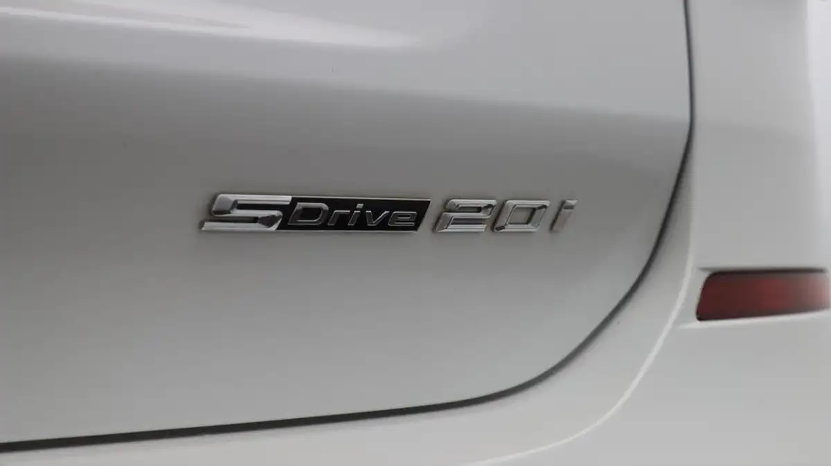 2019-bmw-x1-20-sdrive20i-m-sport-big-22