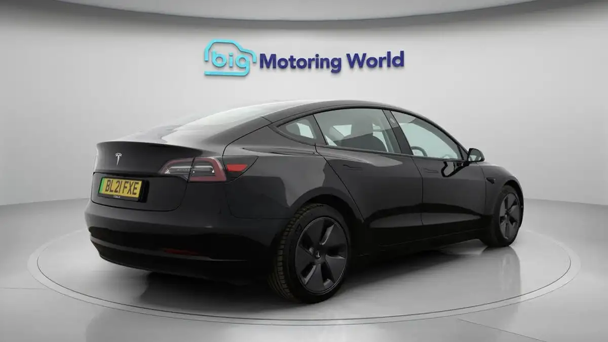 2021-tesla-model-3-e-standard-plus-big-7