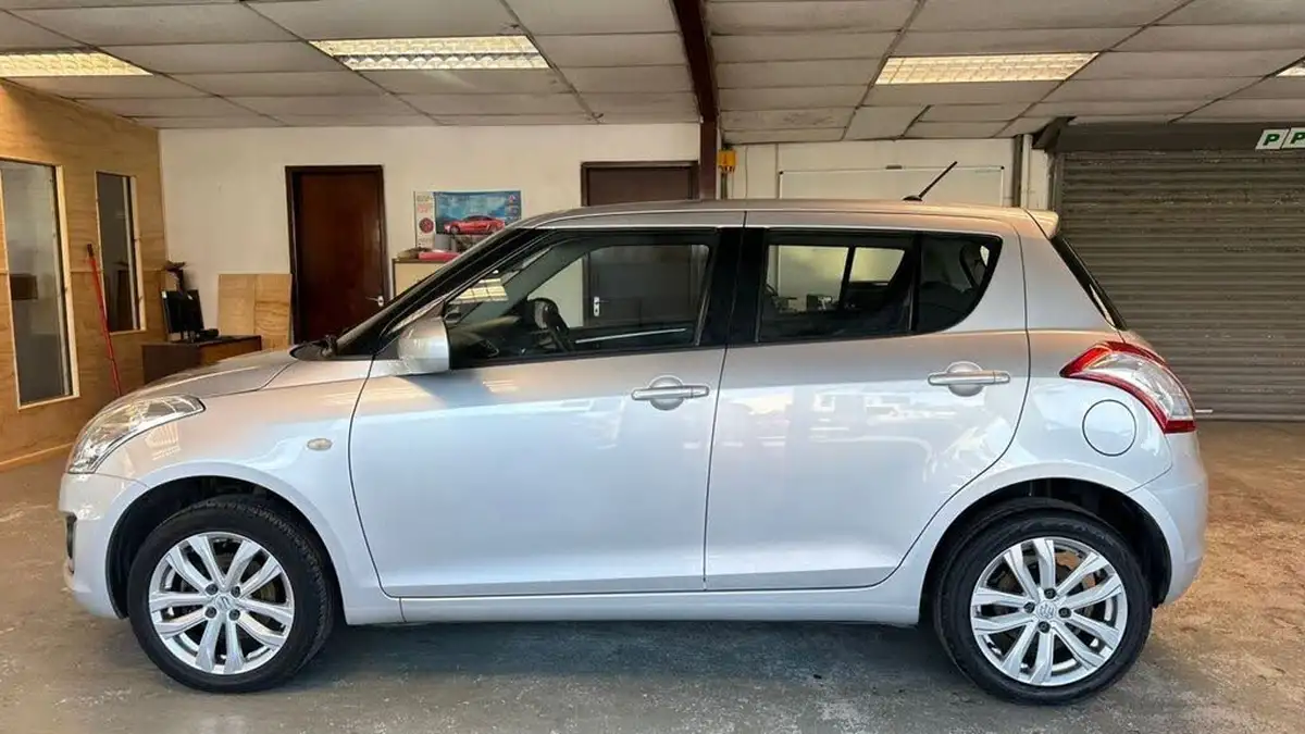 2014-suzuki-swift-12-sz3-94ps-4x4-5d-big-7