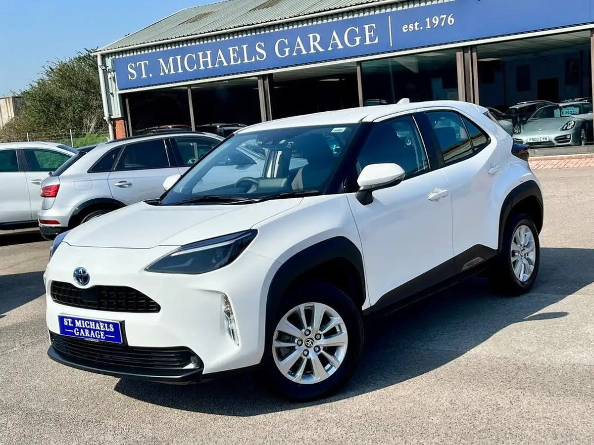 2022-toyota-yaris-cross-15-vvt-i-icon-big-0