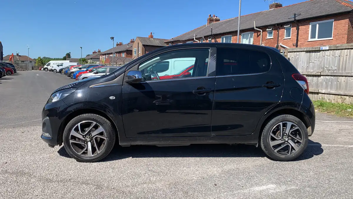 2020-peugeot-108-10-collection-ss-hatchback-big-5