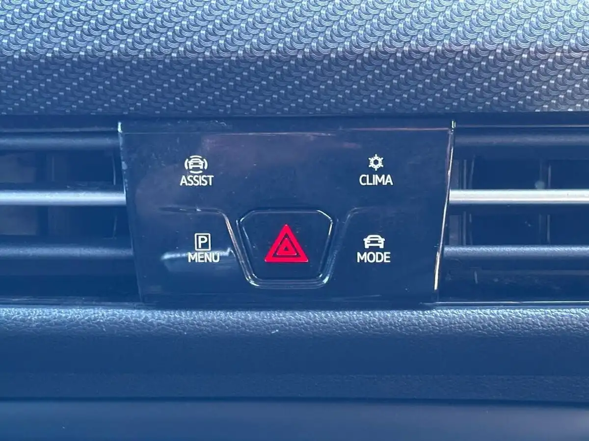 2021-volkswagen-golf-15-tsi-r-line-150ps-hatchback-big-22