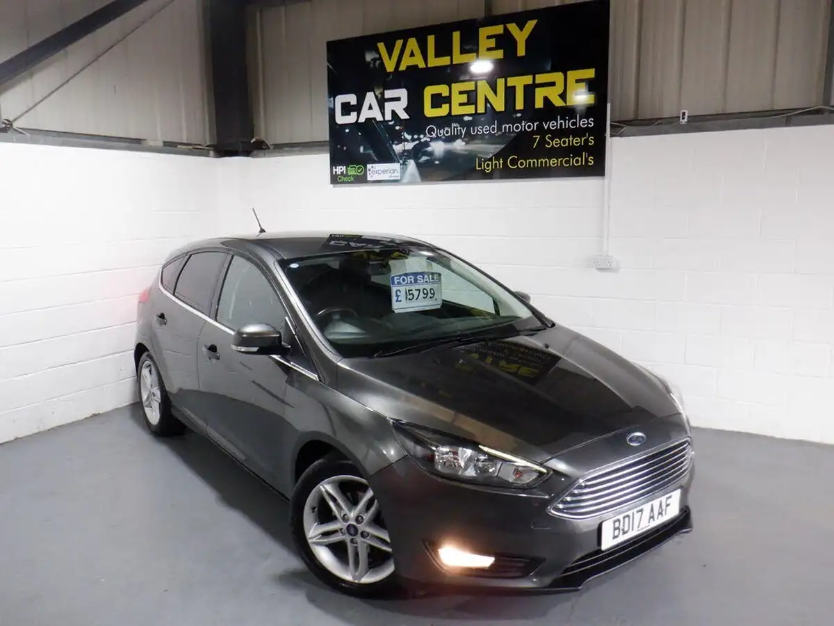 2017-ford-focus-10t-zetec-edition-100ps-hatchback-big-0
