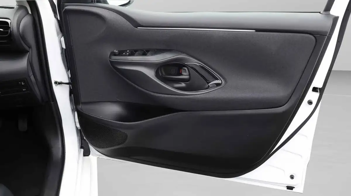 2024-toyota-yaris-15-vvt-i-design-big-15