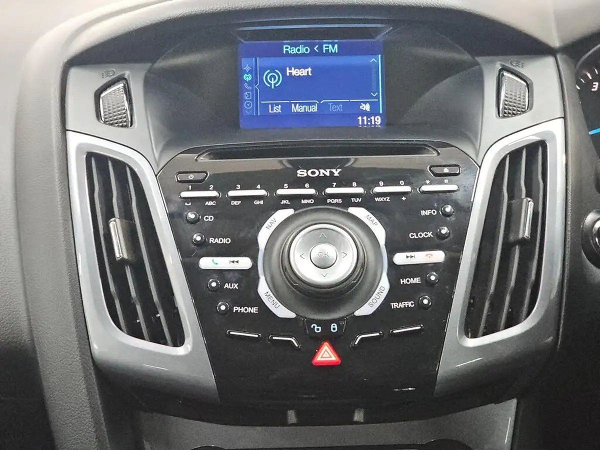 2014-ford-focus-10-titanium-navigator-scti-125ps-hatchback-big-31