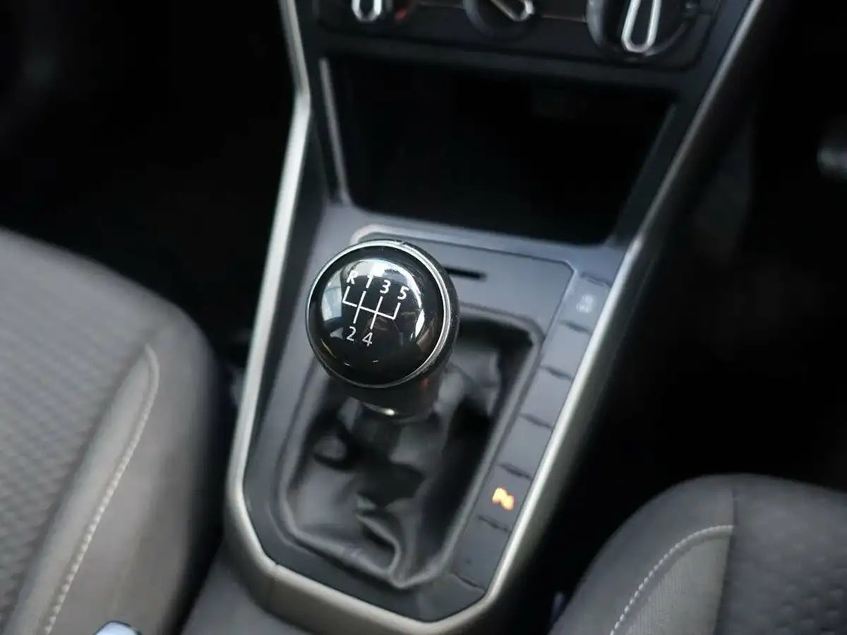 2020-volkswagen-polo-10-tsi-match-big-29