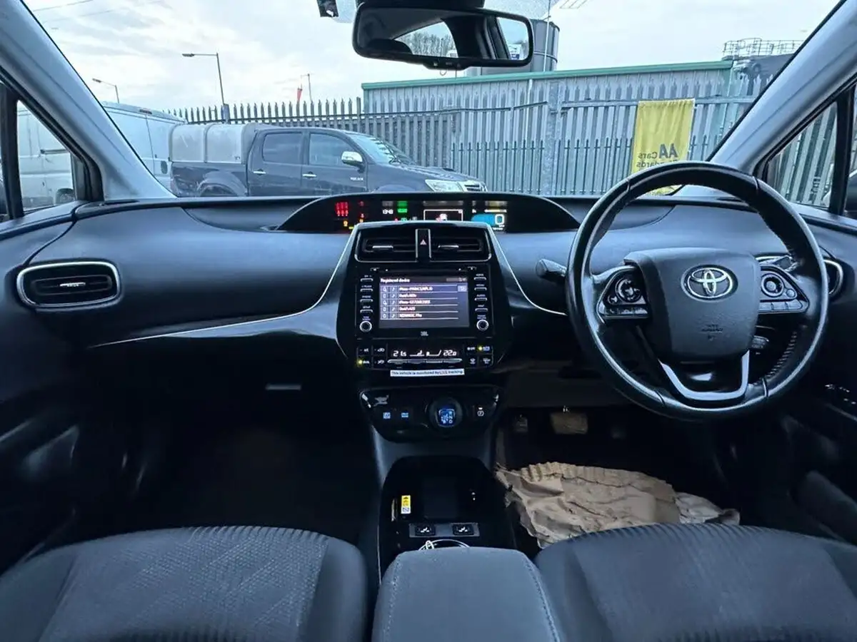2019-toyota-prius-18-vvt-i-business-edition-plus-cvt-big-2
