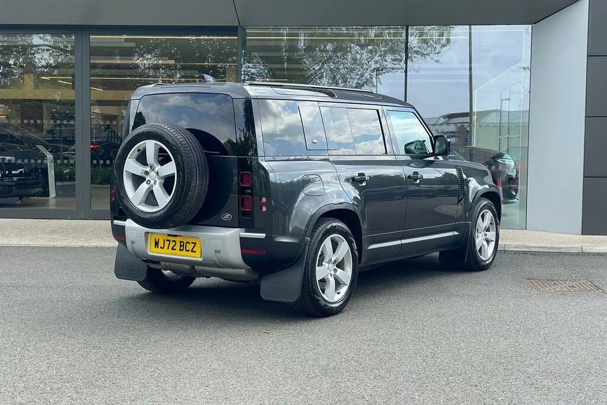 2022-land-rover-110-defender-30-d300-hse-big-6
