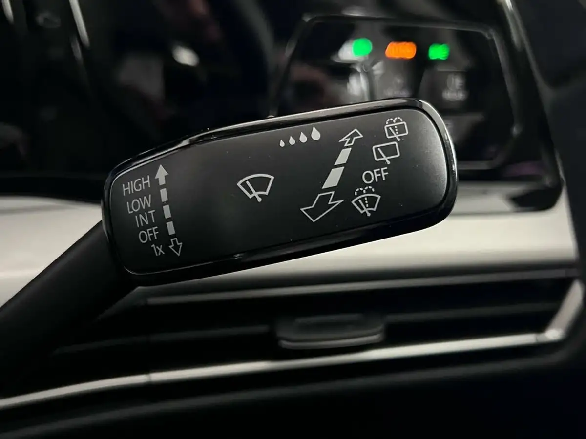 2021-volkswagen-golf-15-etsi-life-150ps-hatchback-big-21